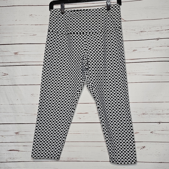 Suave Pants & Jumpsuits Suave Black And White Capri Tummy Control